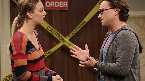 Penny the big bang theory naked - Dr. Elizabeth Plimpton visits at Sheldon's invitation and she seems more interested in sleeping with everyone rather than visiting Caltech.S03E21 The Plimpto...